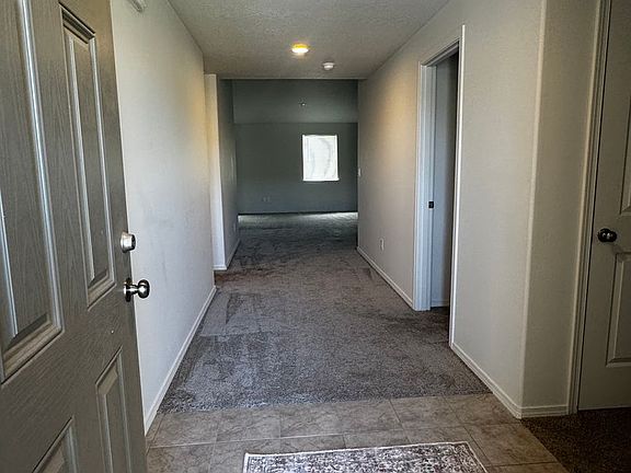 3rd image of 1023 W Aspen Rd