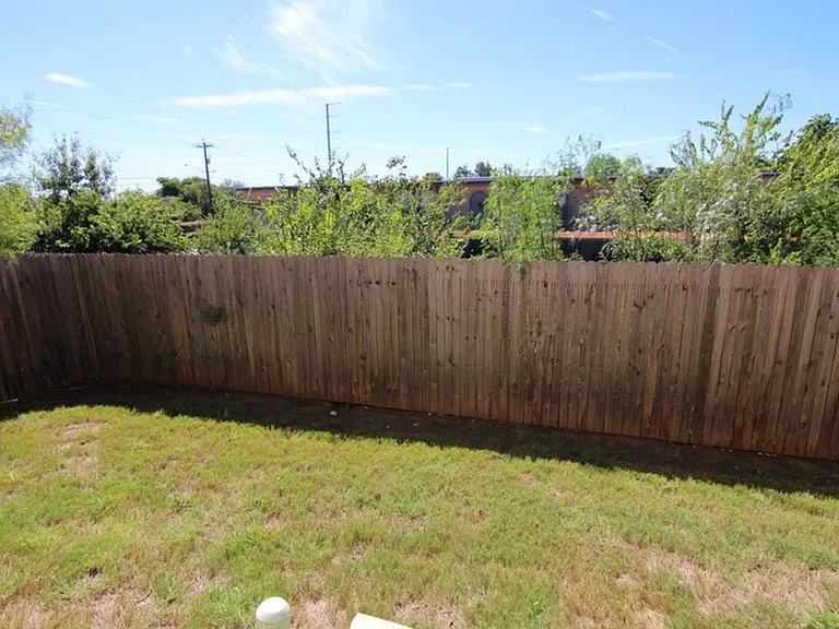 5914 Aspen Gdn — Photo 7