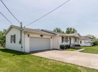 1415 Monroe Ave, Johnston City, IL 62951