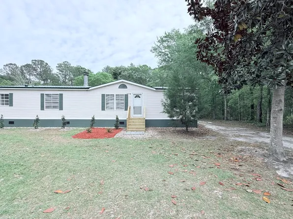546 Pauline Dr, Bonneau, SC 29431