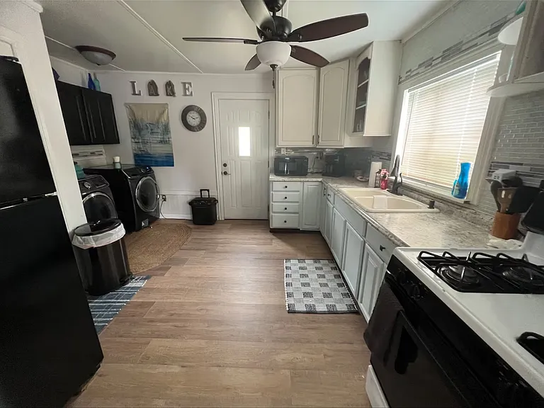 807 Concord Ln #807 — Photo 9