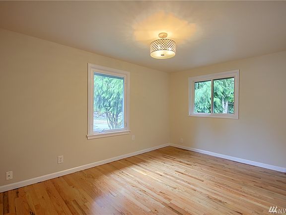 5th image of 12316 20th Ave NE