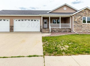4899 Lavonne Ct S, Fargo, ND 58104