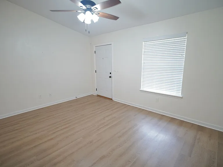 1188 High Rd — Photo 3