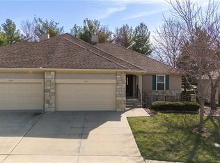 4131 SW Homestead Dr, Lees Summit, MO 64082