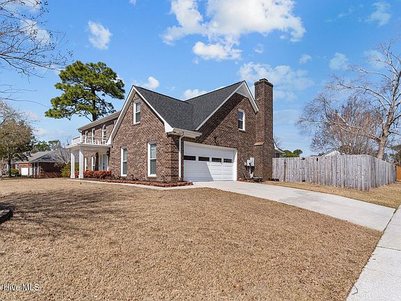 3rd image of 307 Haig Drive