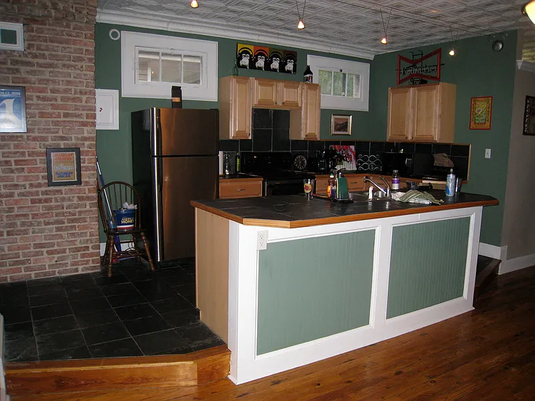 219 S Walker St #B — Photo 11