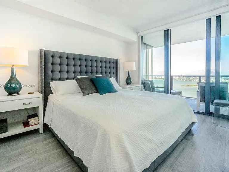 650 NE 32nd St #3505 — Photo 10