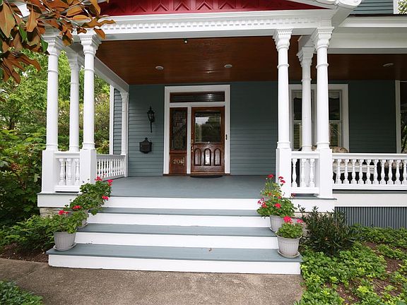 2nd image of 206 Worthington Ave