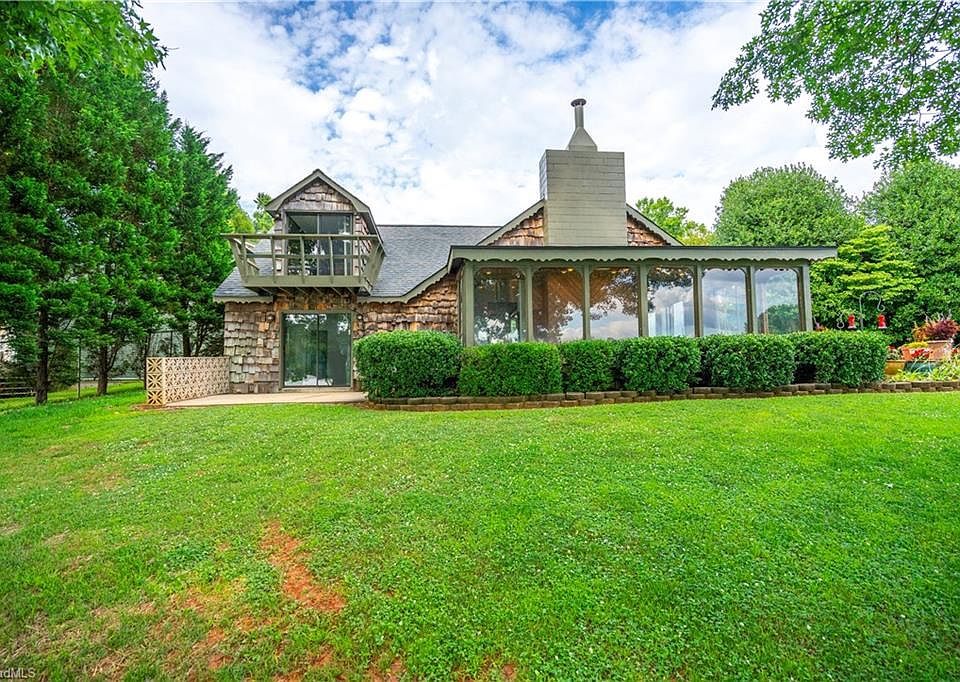 1st image of 468 Lake Dr #6