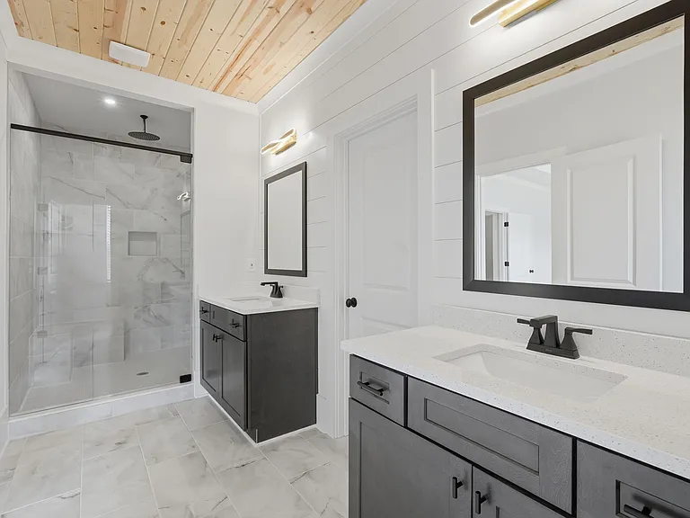 331 Orchid St — Photo 18