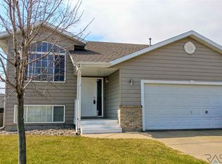 7127 W 51st St, Sioux Falls, SD 57106