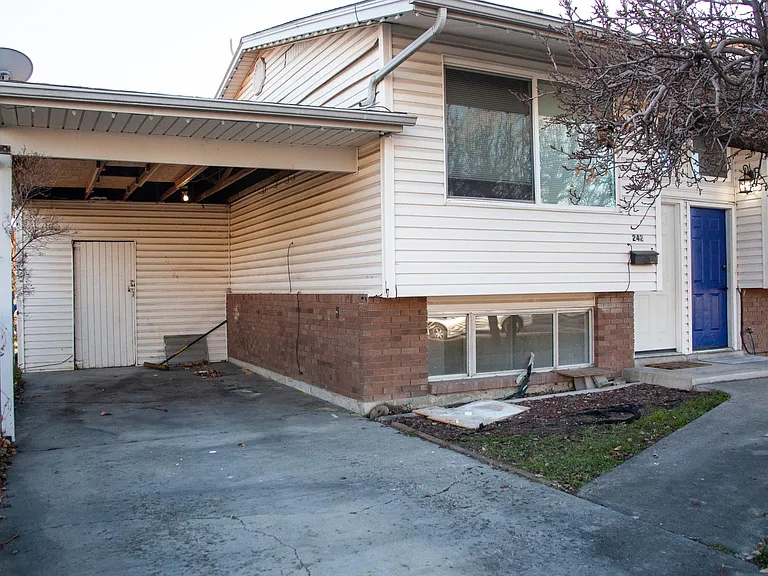 242 E 500 N — Photo 19