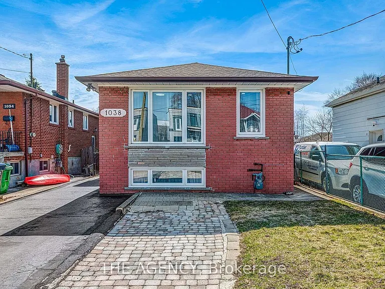 1038 Alexandra Ave — Photo 1