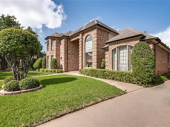2nd image of 2808 Briar Knoll Dr