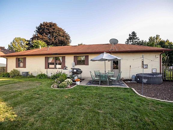 4th image of 304 Eugene Dr