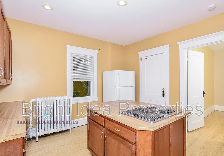 2104 Emerson Ave S #2 — Photo 5