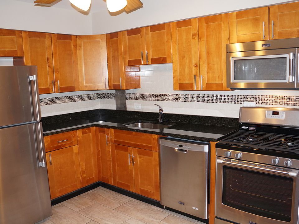 1st image of 117 E Grove St APT 3