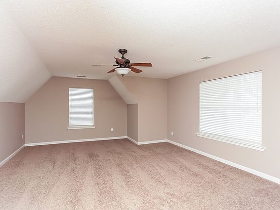 5th image of 130 Mossy Springs Dr
