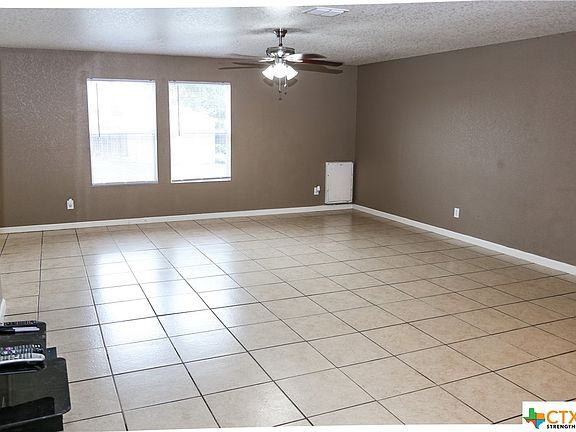 3rd image of 1527 Prairie Rock