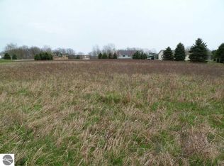 1257 Queensway Dr, Lake Isabella, MI 48893