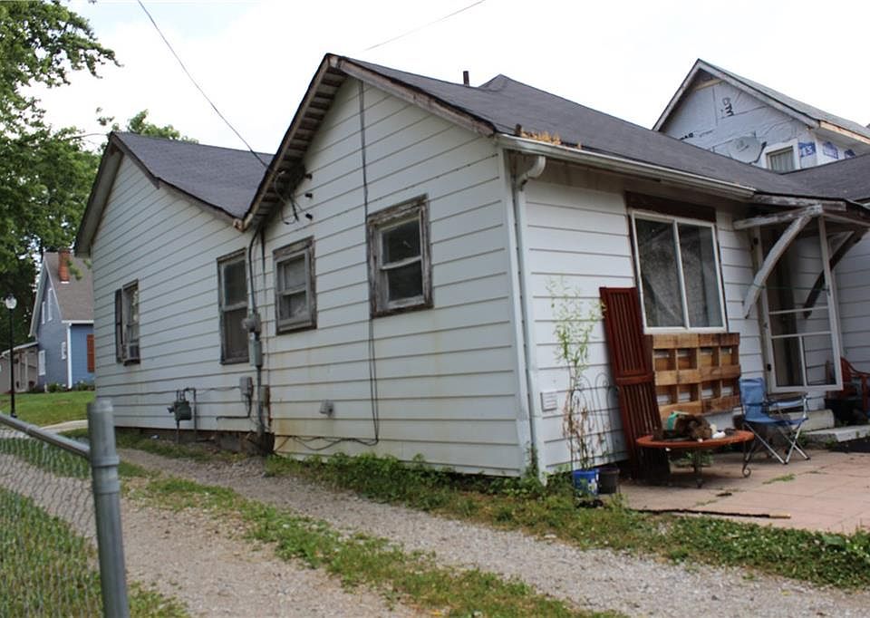 2nd image of 397 W Jefferson St