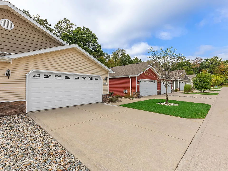 Redwood Cascade Township