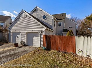 10 Poe Ct, Freehold, NJ 07728