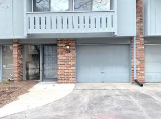 486 W Willow Ct, Fox Pt, WI 53217