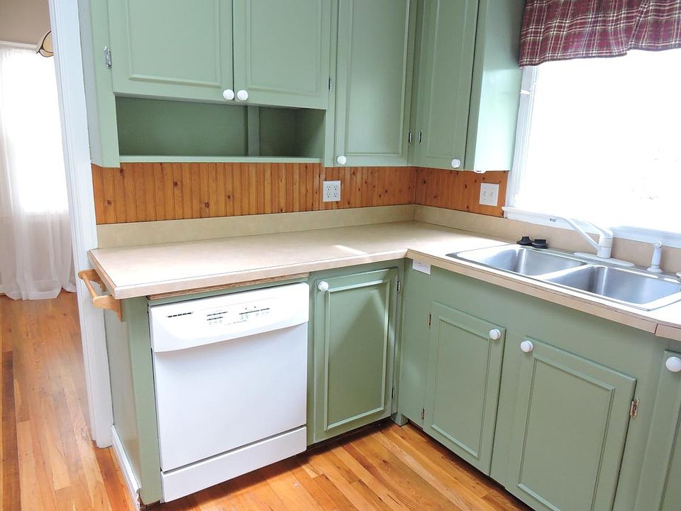 2nd image of 307 E 1st Ave #House