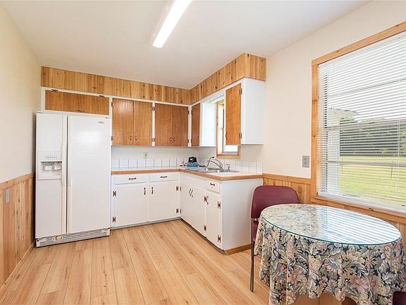 3rd image of 7942 County Road 392