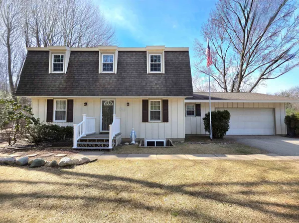 2581 N Arbutus Ct, Midland, MI 48642
