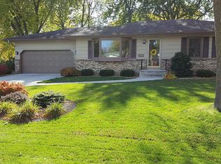 4209 W 100th St, Bloomington, MN 55437