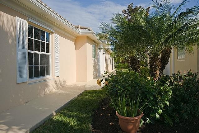 1st image of 8633 SE Retreat Dr