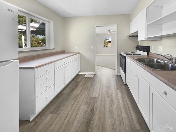 2nd image of 8494 Wexford Ave