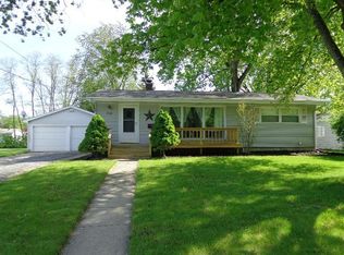 202 Glendale Blvd, Valparaiso, IN 46383