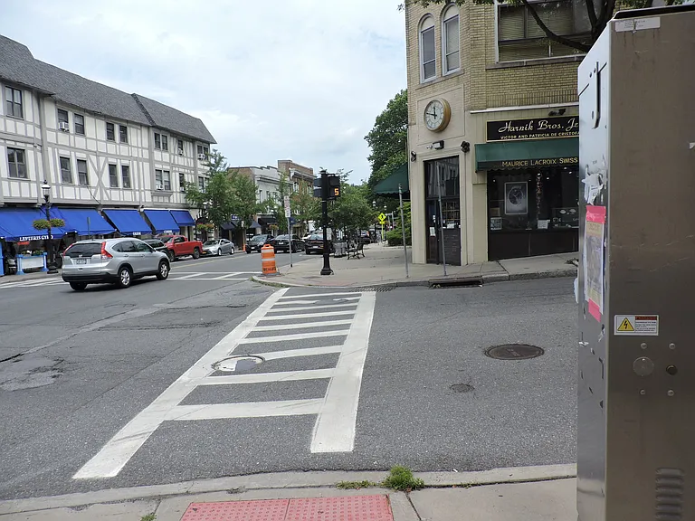 Hillside Pl — Photo 2
