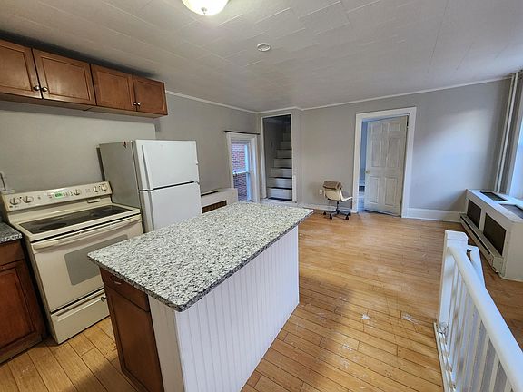 5th image of 22 Gay St APT A