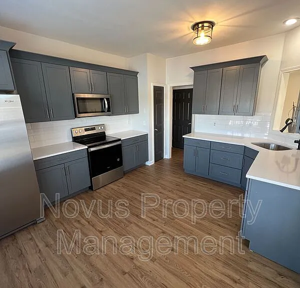 106 Turtle Pointe Dr — Photo 4