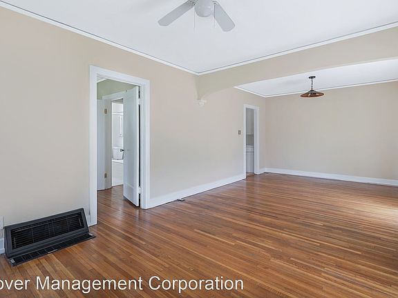 3rd image of 944 1/2 N Martel Ave #10115094