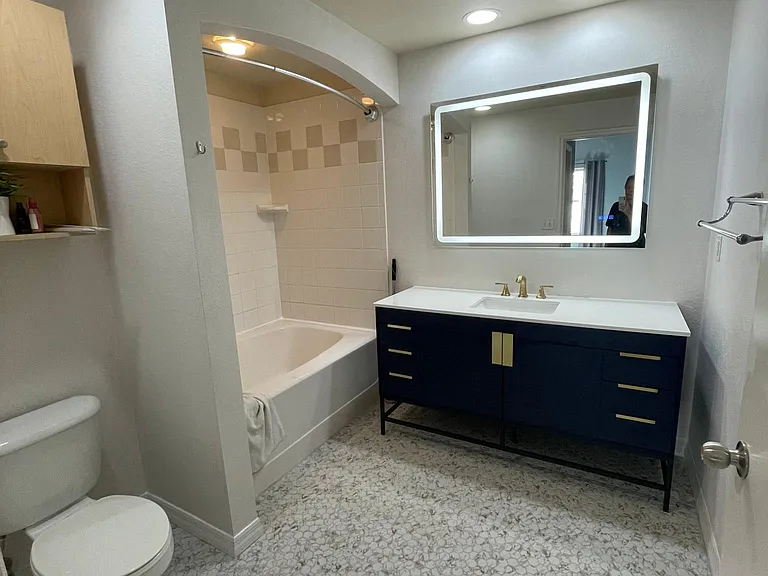 100 4th Ave S #229 — Photo 15