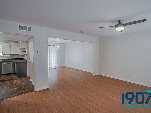 5th image of 616 Redstone Ave