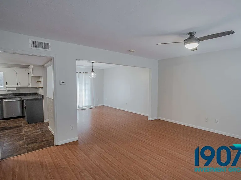 616 Redstone Ave — Photo 5