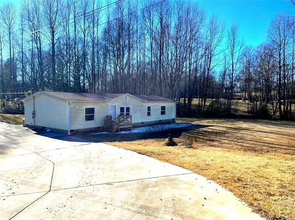 6146 Jot Em Down Rd, Dawsonville, GA 30534
