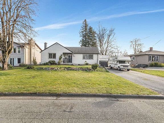 2nd image of 8772 Bellevue Dr