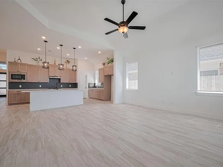 3328 Voda Bend Dr — Photo 15