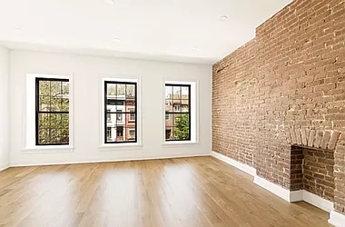 Rented by R New York