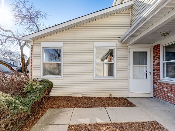2nd image of 853 Colony Lake Dr Unit 853