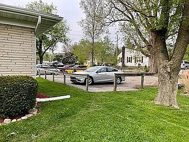 4th image of 1006 Elizabeth Dr