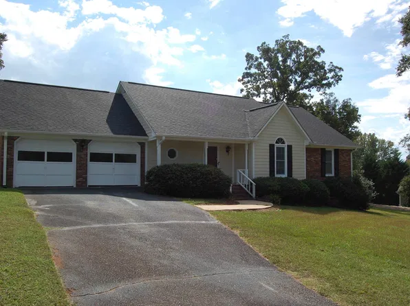 175 Parris Ridge Dr, Boiling Springs, SC 29316